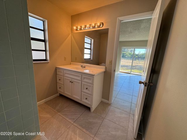 934 Lynbrook Street NW, Palm Bay, FL 32907