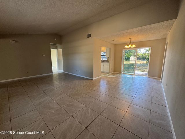 934 Lynbrook Street NW, Palm Bay, FL 32907