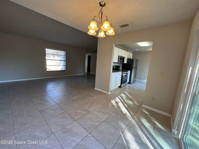 934 Lynbrook Street NW, Palm Bay, FL 32907