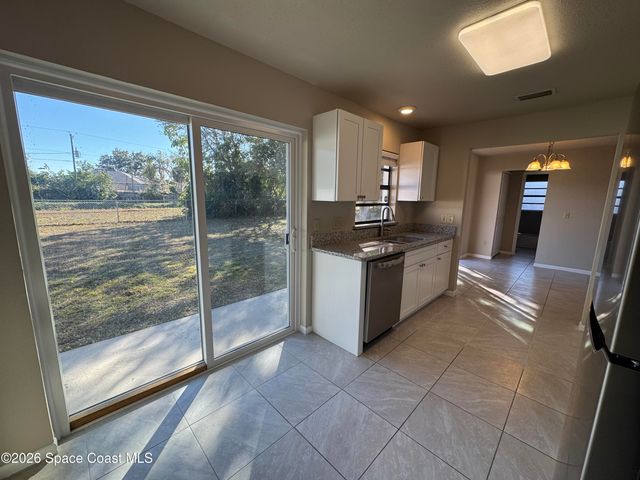 934 Lynbrook Street NW, Palm Bay, FL 32907