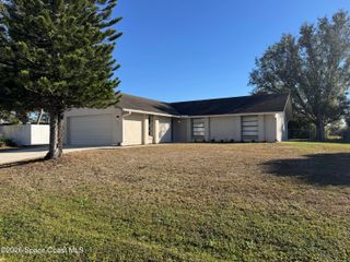 934 Lynbrook Street NW, Palm Bay, FL 32907