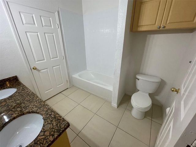 3611 CONROY ROAD 825, Orlando, FL 32839