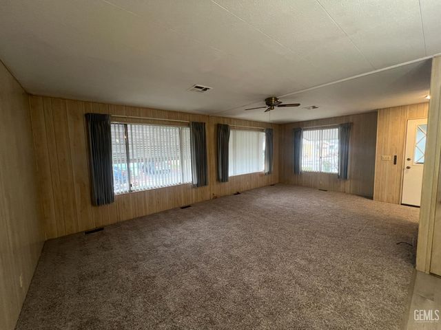 4401 Hughes Lane 106, Bakersfield, CA 93304