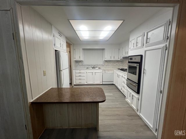 4401 Hughes Lane 106, Bakersfield, CA 93304