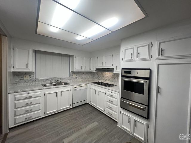 4401 Hughes Lane 106, Bakersfield, CA 93304