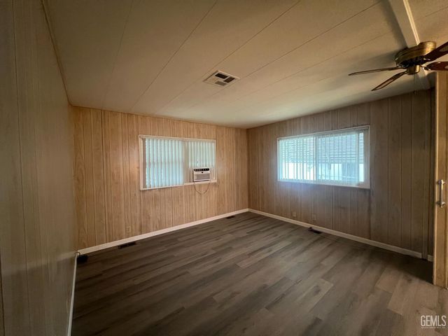 4401 Hughes Lane 106, Bakersfield, CA 93304