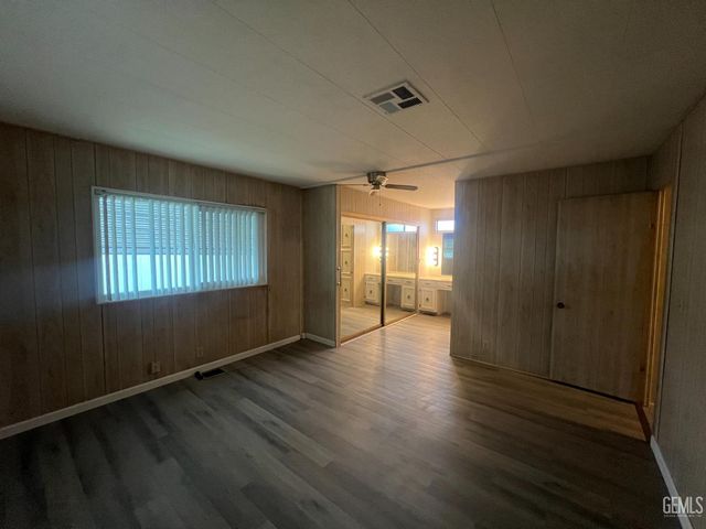 4401 Hughes Lane 106, Bakersfield, CA 93304