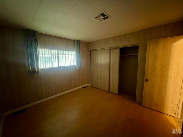 4401 Hughes Lane 106, Bakersfield, CA 93304