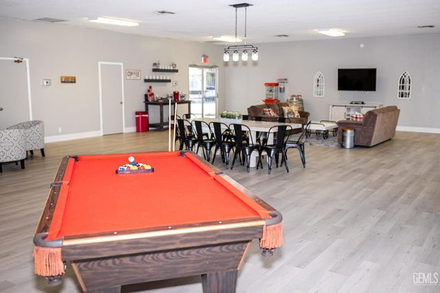 4401 Hughes Lane 106, Bakersfield, CA 93304