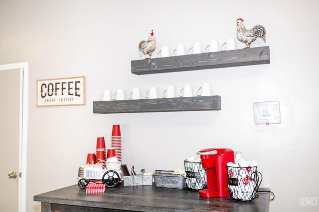 4401 Hughes Lane 106, Bakersfield, CA 93304