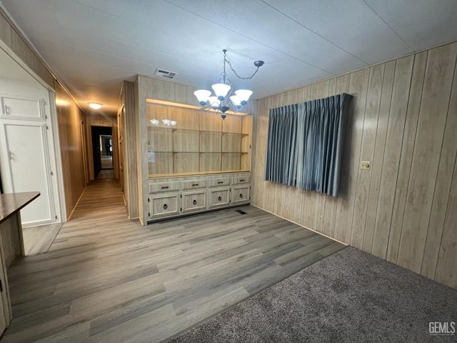 4401 Hughes Lane 106, Bakersfield, CA 93304