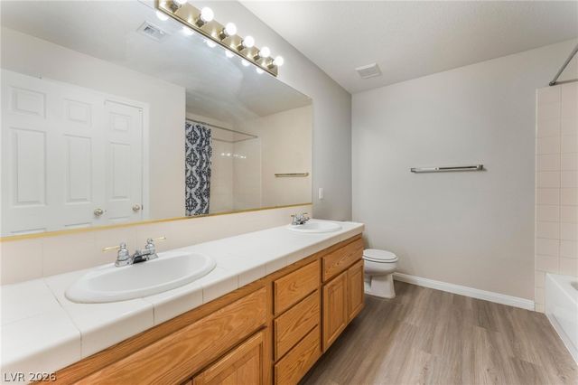 8901 Goldstone Avenue, Las Vegas, NV 89143