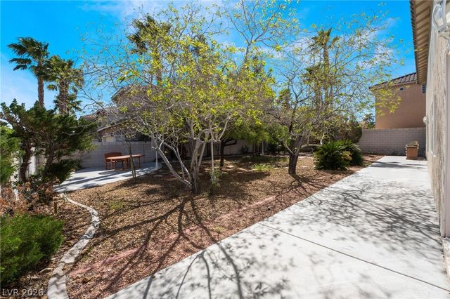 8901 Goldstone Avenue, Las Vegas, NV 89143