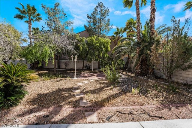 8901 Goldstone Avenue, Las Vegas, NV 89143