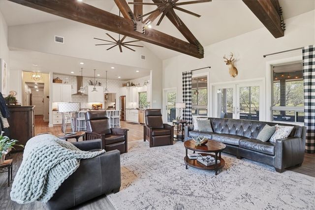 6137 Main, Mathis, TX 78368