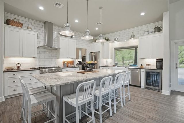 6137 Main, Mathis, TX 78368