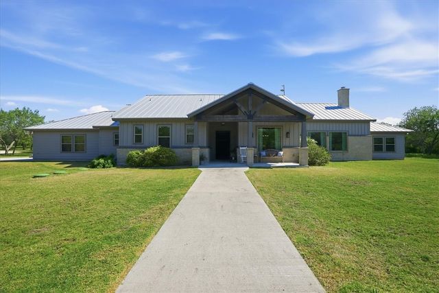 6137 Main, Mathis, TX 78368