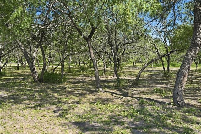 6137 Main, Mathis, TX 78368