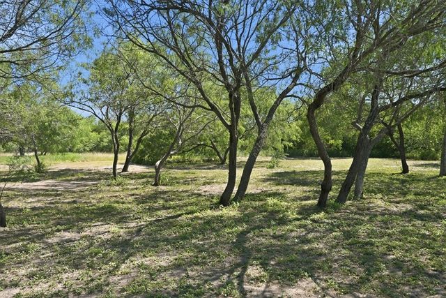 6137 Main, Mathis, TX 78368