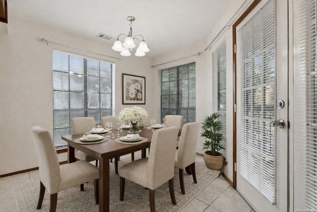 8633 Datapoint Dr Apt 258, San Antonio, TX 78229