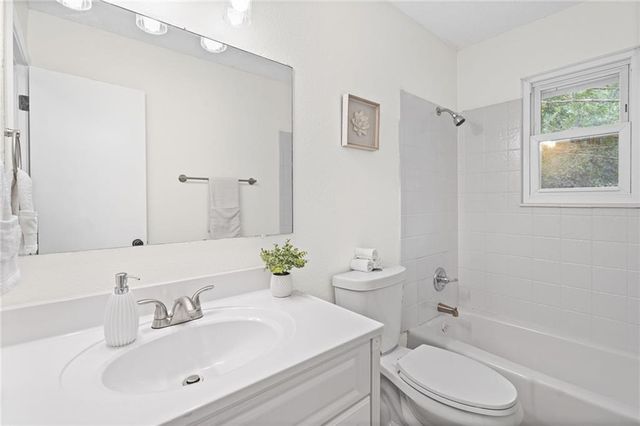 9321 NW 68th Street, Kansas City, MO 64152