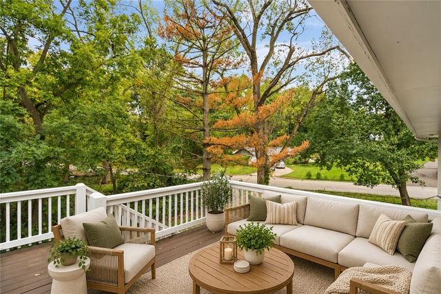 9321 NW 68th Street, Kansas City, MO 64152