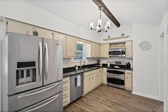 9321 NW 68th Street, Kansas City, MO 64152
