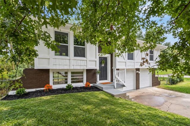 9321 NW 68th Street, Kansas City, MO 64152