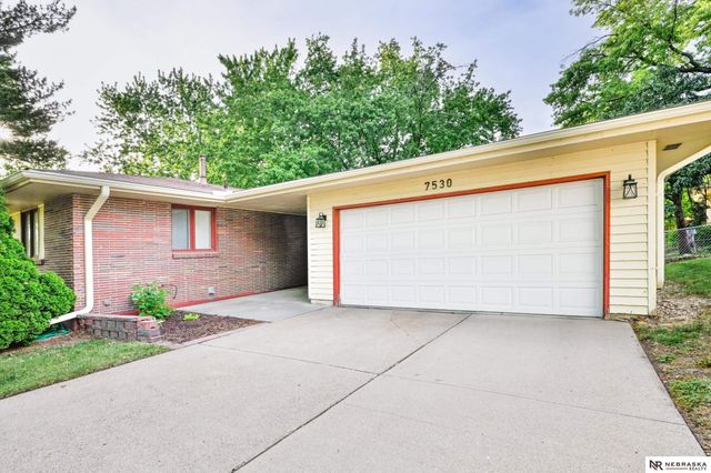 7530 Vine Street, Lincoln, NE 68505
