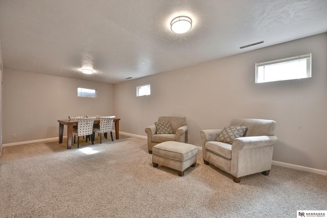 7530 Vine Street, Lincoln, NE 68505