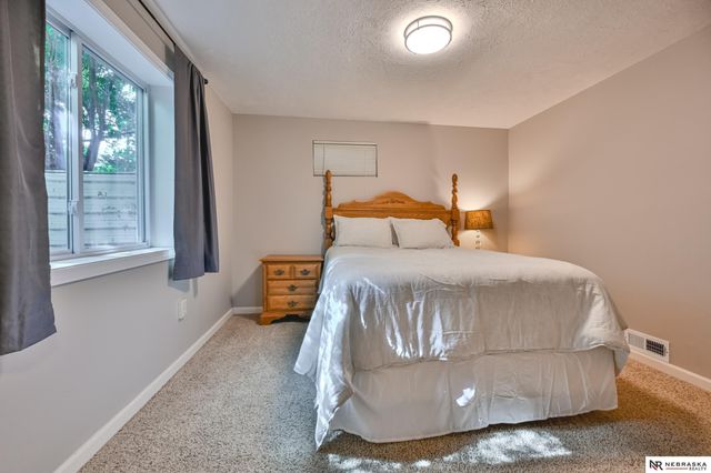 7530 Vine Street, Lincoln, NE 68505