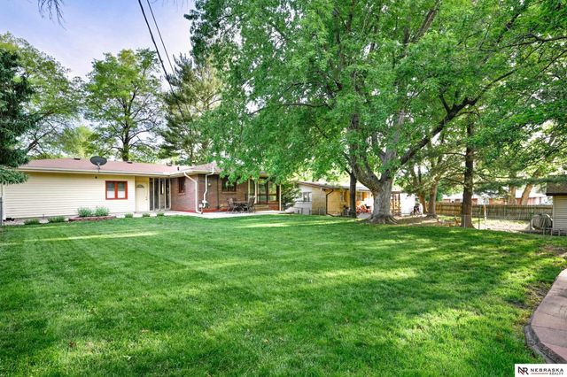 7530 Vine Street, Lincoln, NE 68505