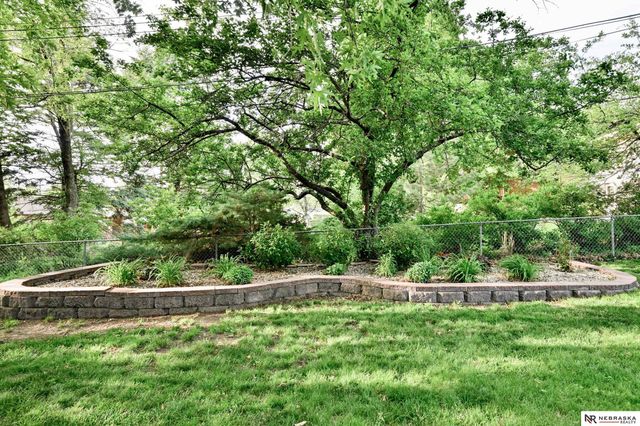 7530 Vine Street, Lincoln, NE 68505