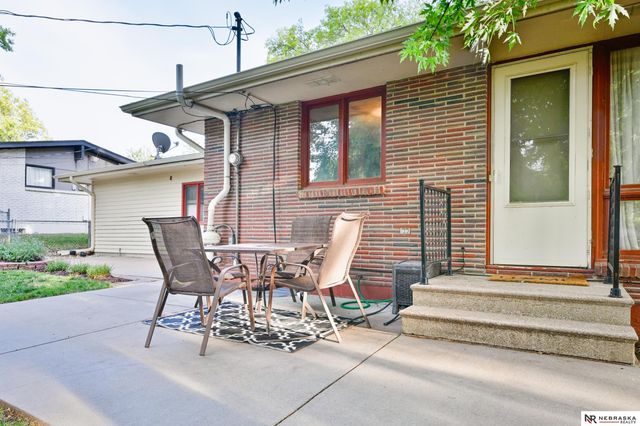 7530 Vine Street, Lincoln, NE 68505