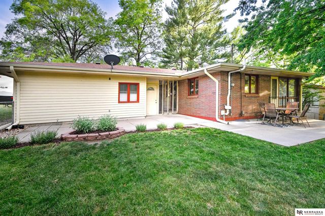 7530 Vine Street, Lincoln, NE 68505