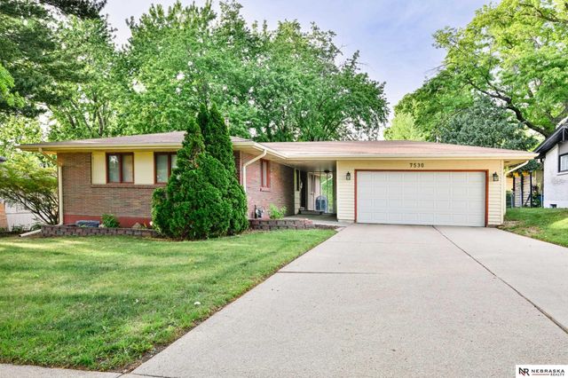 7530 Vine Street, Lincoln, NE 68505