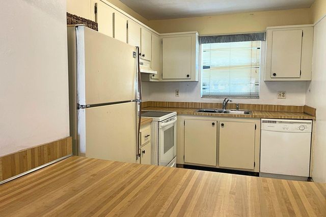 2101 W Woolbright Rd J202, Boynton Beach, FL 33426