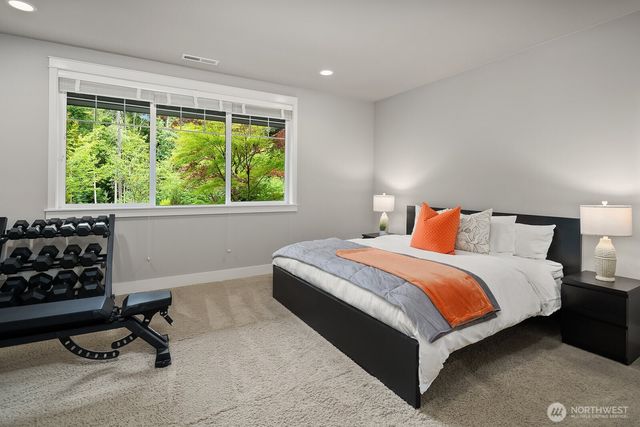 9233 255th Avenue NE, Redmond, WA 98053