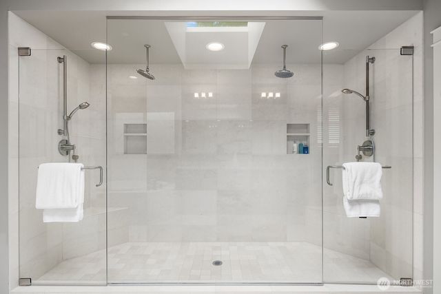 9233 255th Avenue NE, Redmond, WA 98053