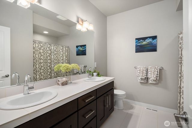9233 255th Avenue NE, Redmond, WA 98053