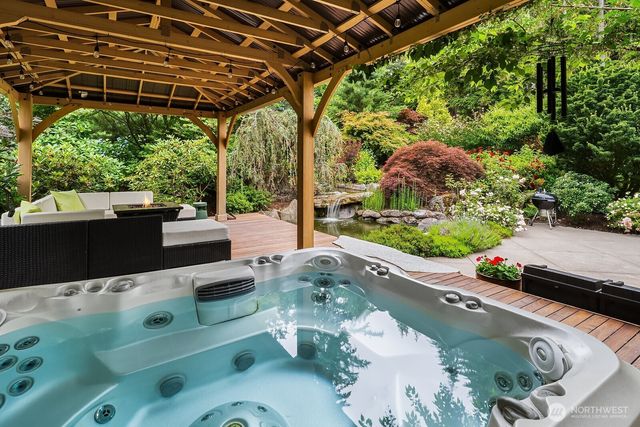 9233 255th Avenue NE, Redmond, WA 98053