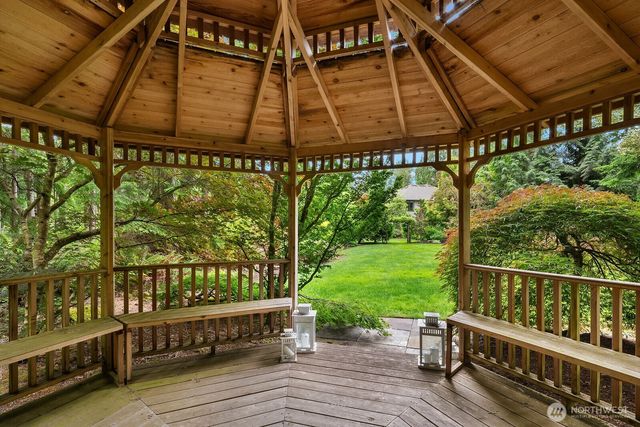 9233 255th Avenue NE, Redmond, WA 98053