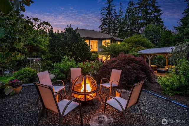 9233 255th Avenue NE, Redmond, WA 98053