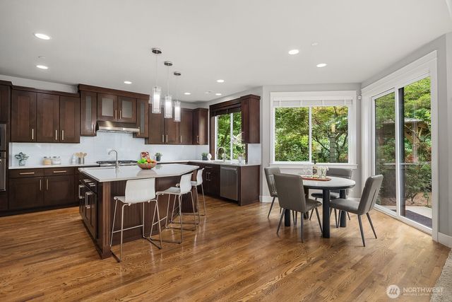 9233 255th Avenue NE, Redmond, WA 98053