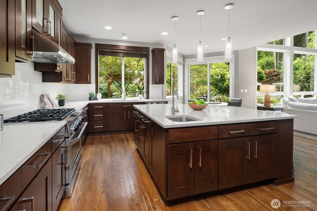 9233 255th Avenue NE, Redmond, WA 98053