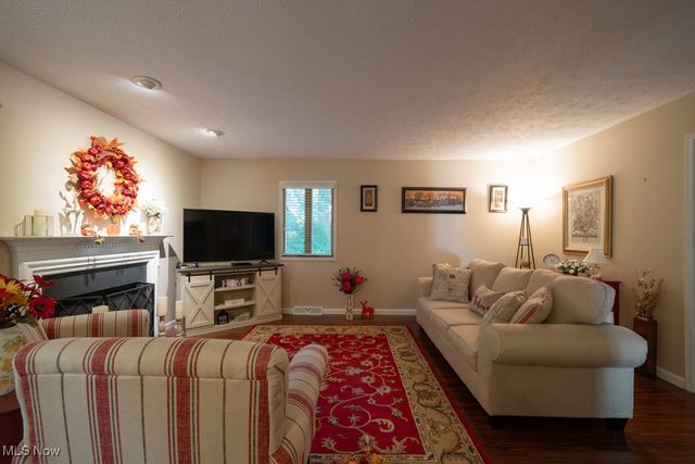 2380 Port Williams Drive, Stow, OH 44224