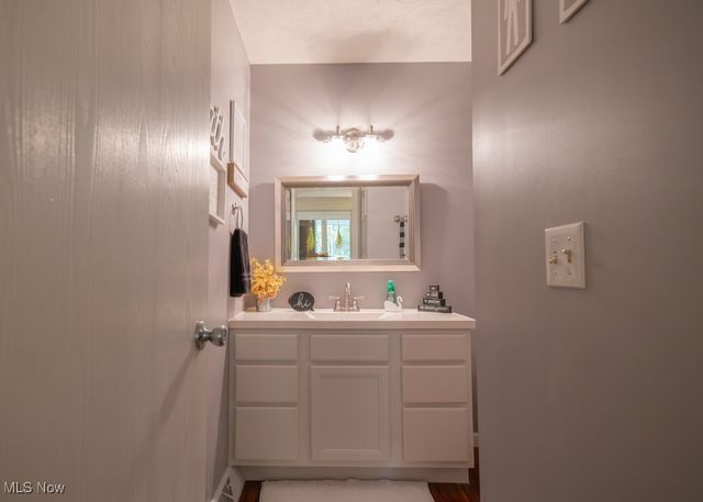 2380 Port Williams Drive, Stow, OH 44224