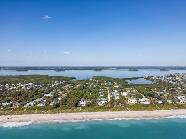 2170 Seminole Shores Lane, Vero Beach, FL 32963