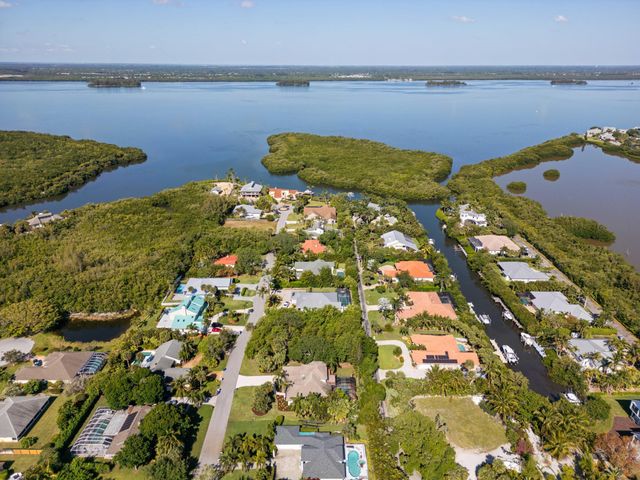 2170 Seminole Shores Lane, Vero Beach, FL 32963