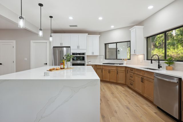 2170 Seminole Shores Lane, Vero Beach, FL 32963